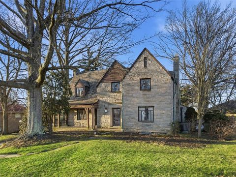 Photo of 4430 Brownsville Rd, Pittsburgh, PA 15236 (MLS # 1738246)