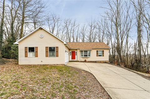 Photo of 4 Victoria Drive, Greensburg, PA 15601 (MLS # 1742142)
