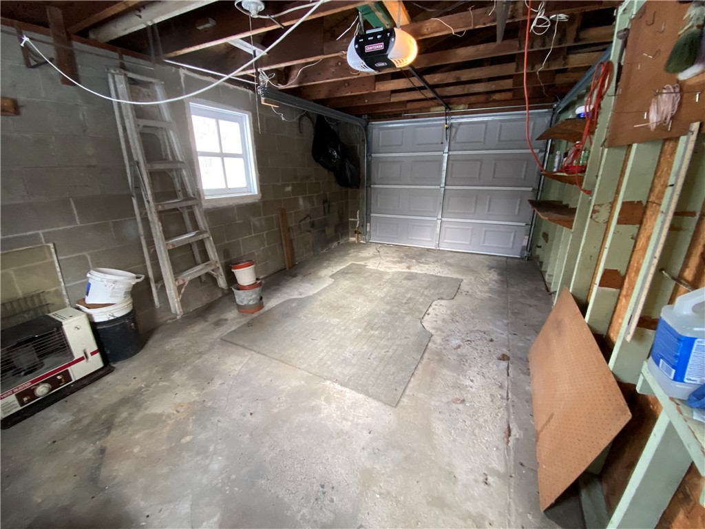 Hempfield Twp - Mer, Pennsylvania 16125, United States, 1 Bedroom Bedrooms, ,2 BathroomsBathrooms,Residential,Contingent,18375