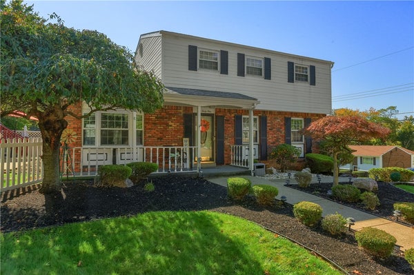 141 GOLDEN GATE DR, VERONA, PA 15147 - Image 256a7d47703c1c1d30a0348fcef73628/4072214821