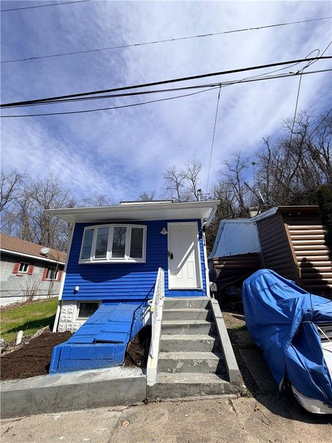 Photo of 314 Rebecca Ave St, Monessen, PA 15062 (MLS # 1745760)