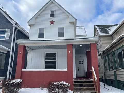 Photo of 1131 6th Ave, Ford City, PA 16226 (MLS # 1736559)