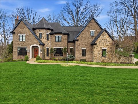 5 Holland Dr Fox Chapel PA 15238