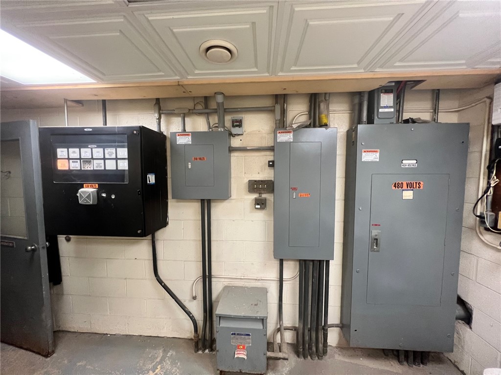 Franklin, Pennsylvania 16323, United States, ,Commercial,Active,23906