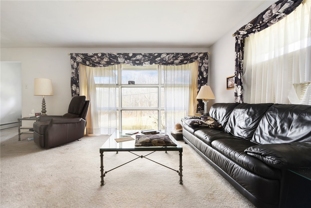 3106 Muse Ln Ln, White Oak, Pennsylvania image 6