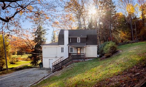Photo of 415 Saylor School Rd, Johnstown, PA 15905 (MLS # 1726232)
