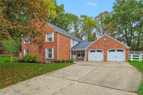2310 Colony Ct Franklin Park PA 15237
