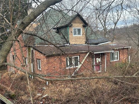 Photo of 201 Latrobe St, Mckeesport, PA 15133 (MLS # 1732566)