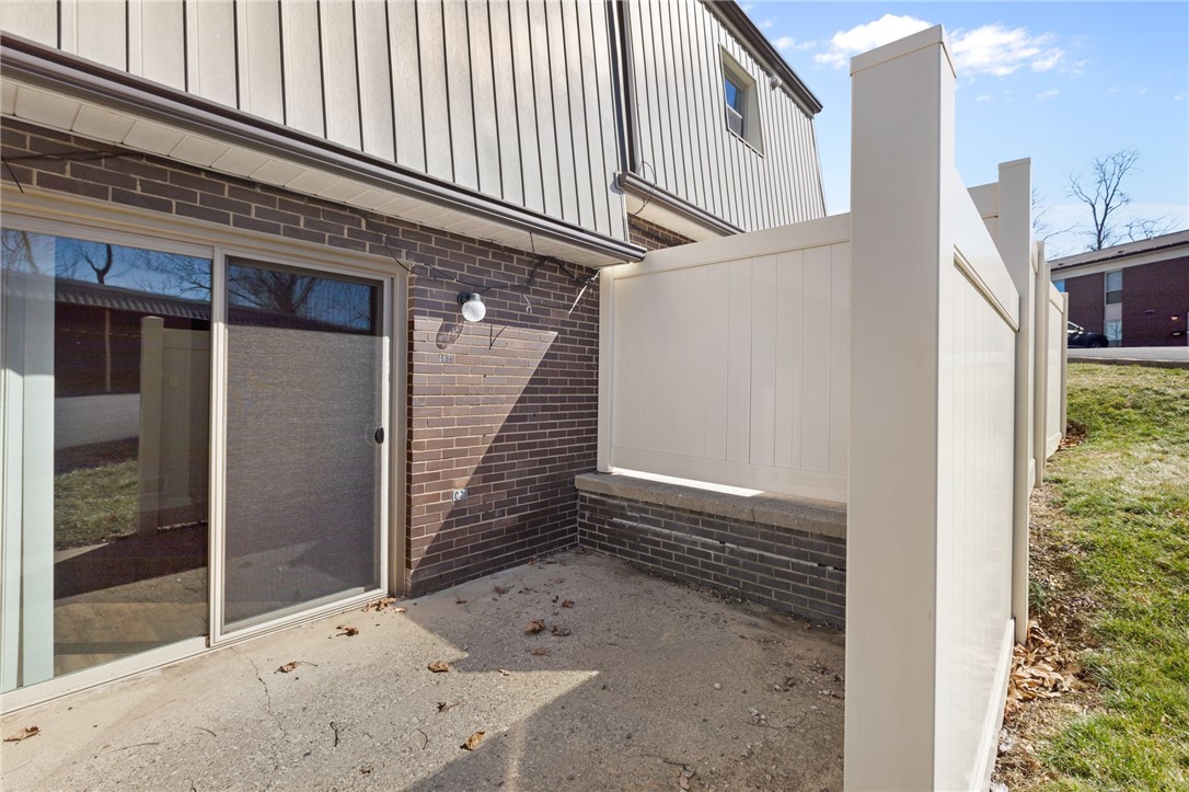 Canonsburg, Pennsylvania 15317, United States, 2 Bedrooms Bedrooms, ,2 BathroomsBathrooms,Residential,Active,82632