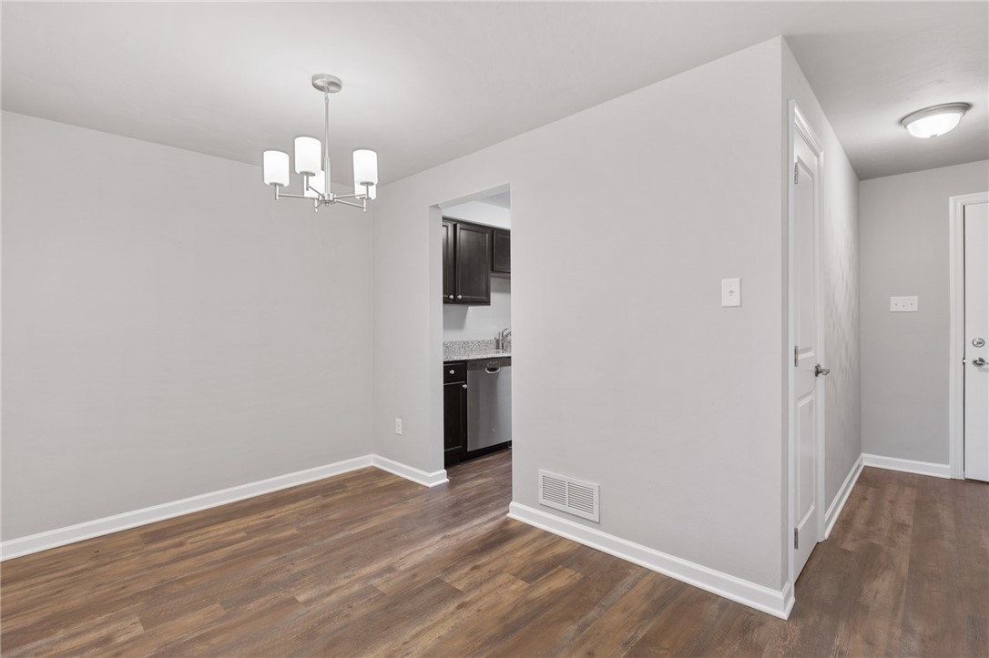 Canonsburg, Pennsylvania 15317, United States, 2 Bedrooms Bedrooms, ,2 BathroomsBathrooms,Residential,Active,82632