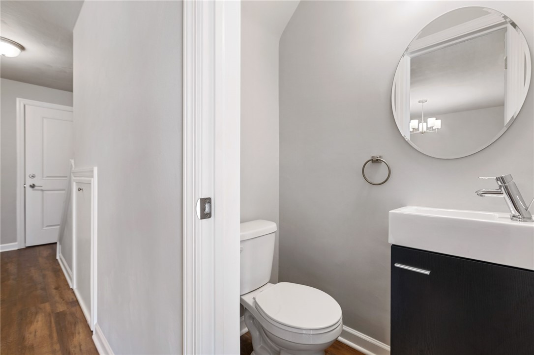 Canonsburg, Pennsylvania 15317, United States, 2 Bedrooms Bedrooms, ,2 BathroomsBathrooms,Residential,Active,82632