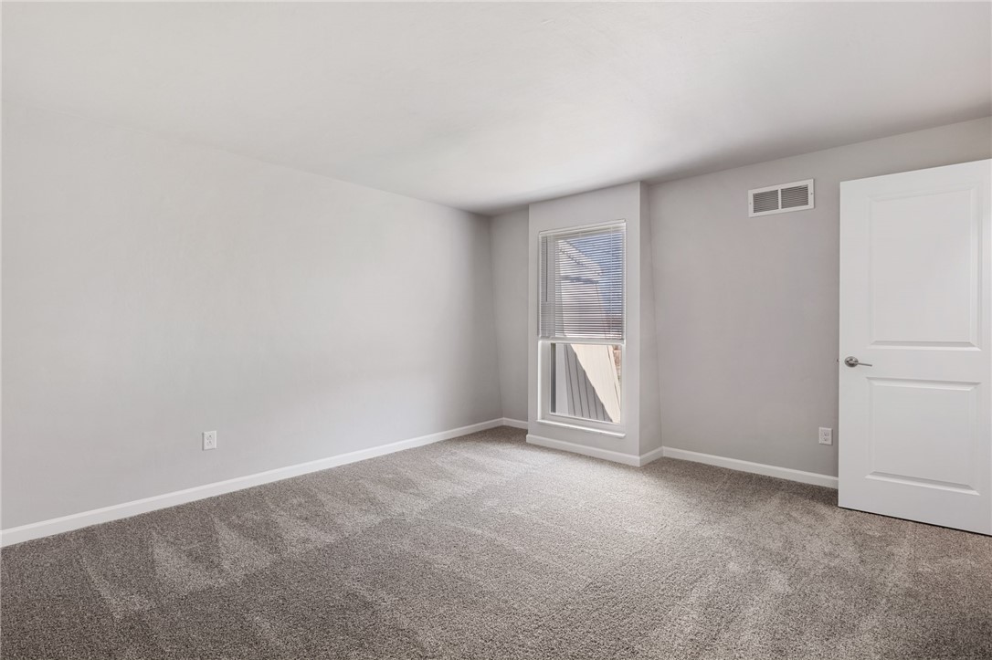 Canonsburg, Pennsylvania 15317, United States, 2 Bedrooms Bedrooms, ,2 BathroomsBathrooms,Residential,Active,82632