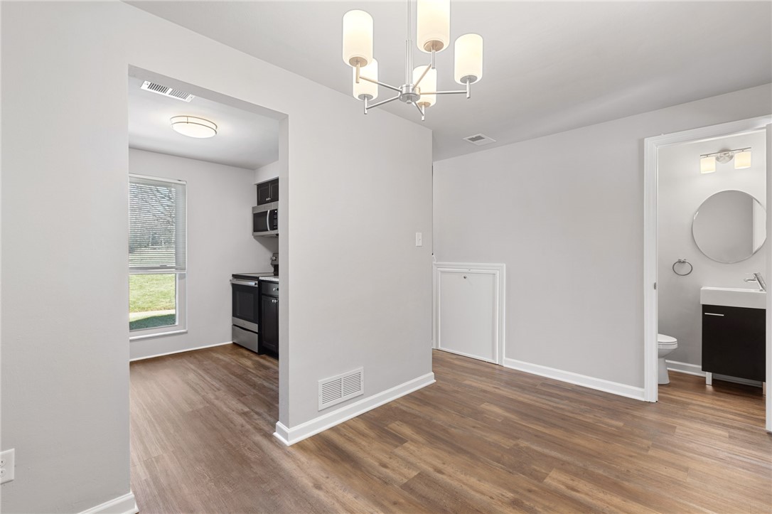 Canonsburg, Pennsylvania 15317, United States, 2 Bedrooms Bedrooms, ,2 BathroomsBathrooms,Residential,Active,82632