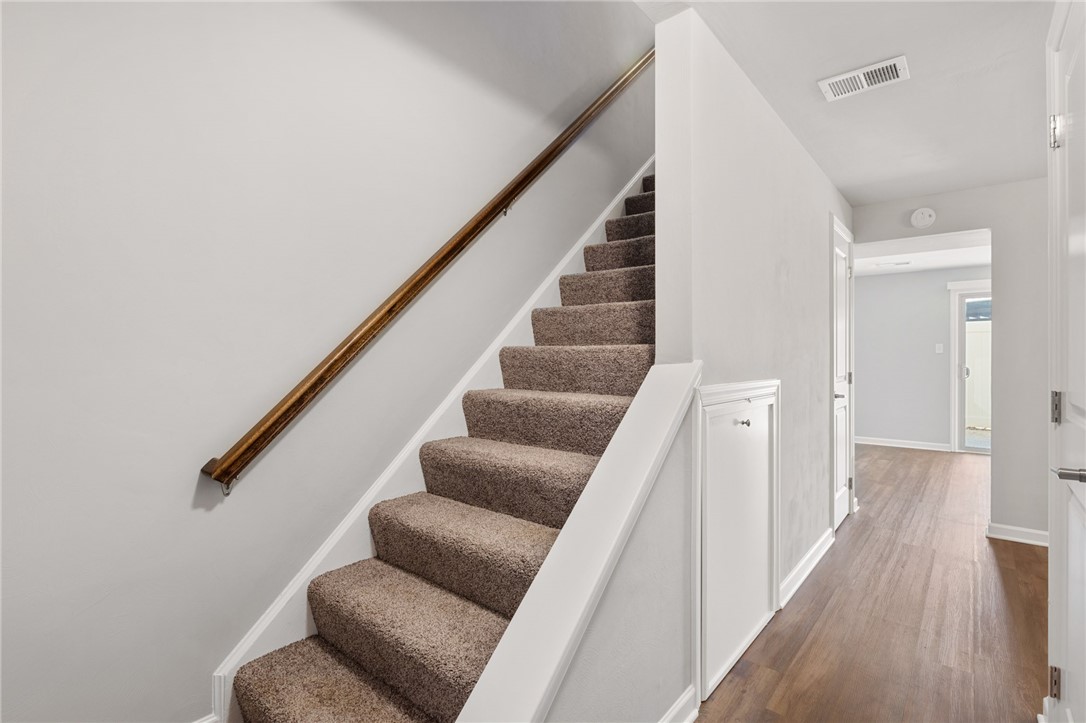 Canonsburg, Pennsylvania 15317, United States, 2 Bedrooms Bedrooms, ,2 BathroomsBathrooms,Residential,Active,82632