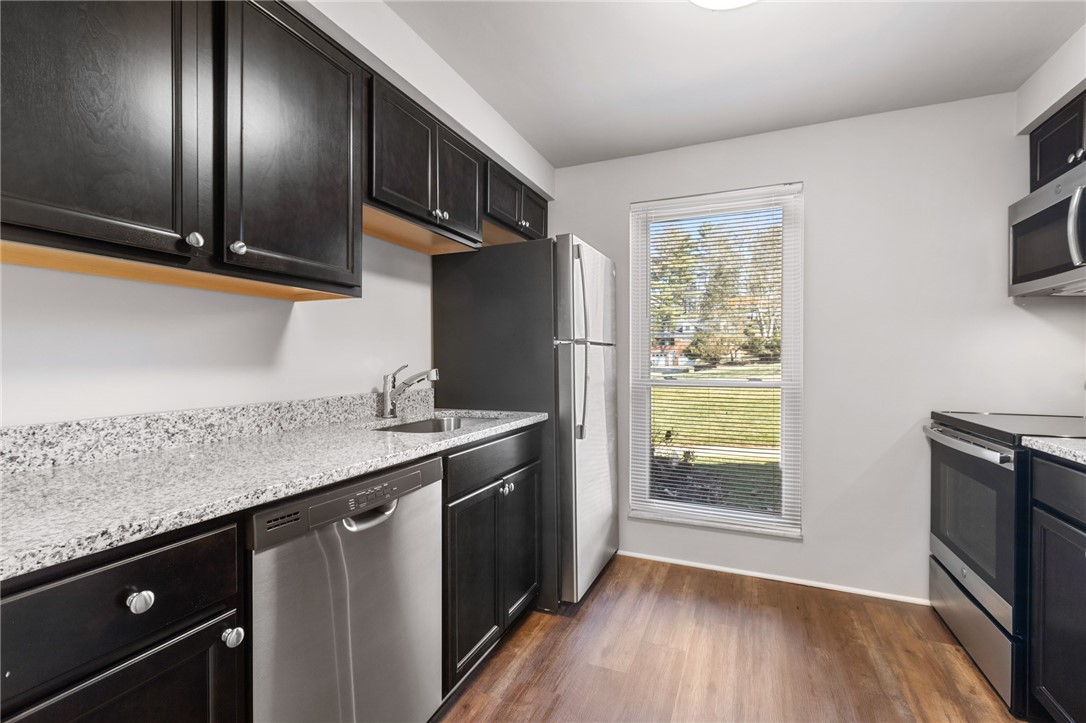 Canonsburg, Pennsylvania 15317, United States, 2 Bedrooms Bedrooms, ,2 BathroomsBathrooms,Residential,Active,82632