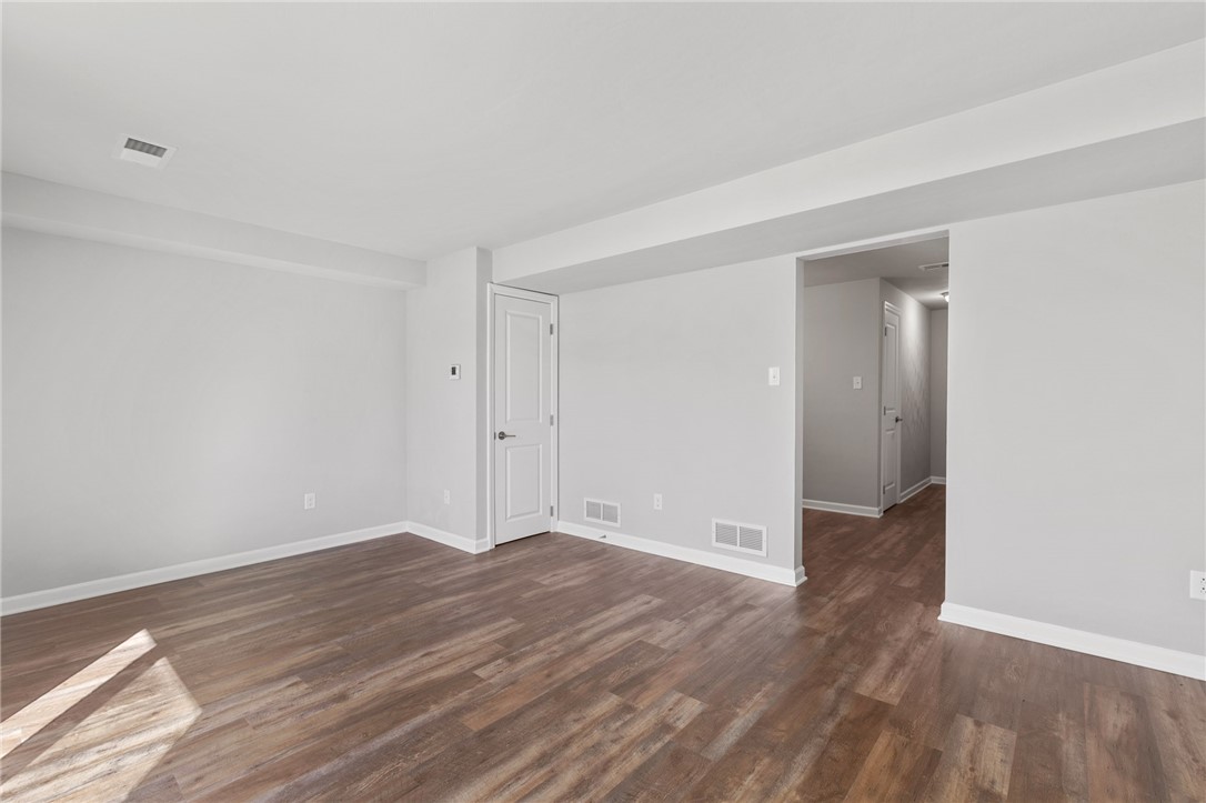 Canonsburg, Pennsylvania 15317, United States, 2 Bedrooms Bedrooms, ,2 BathroomsBathrooms,Residential,Active,82632