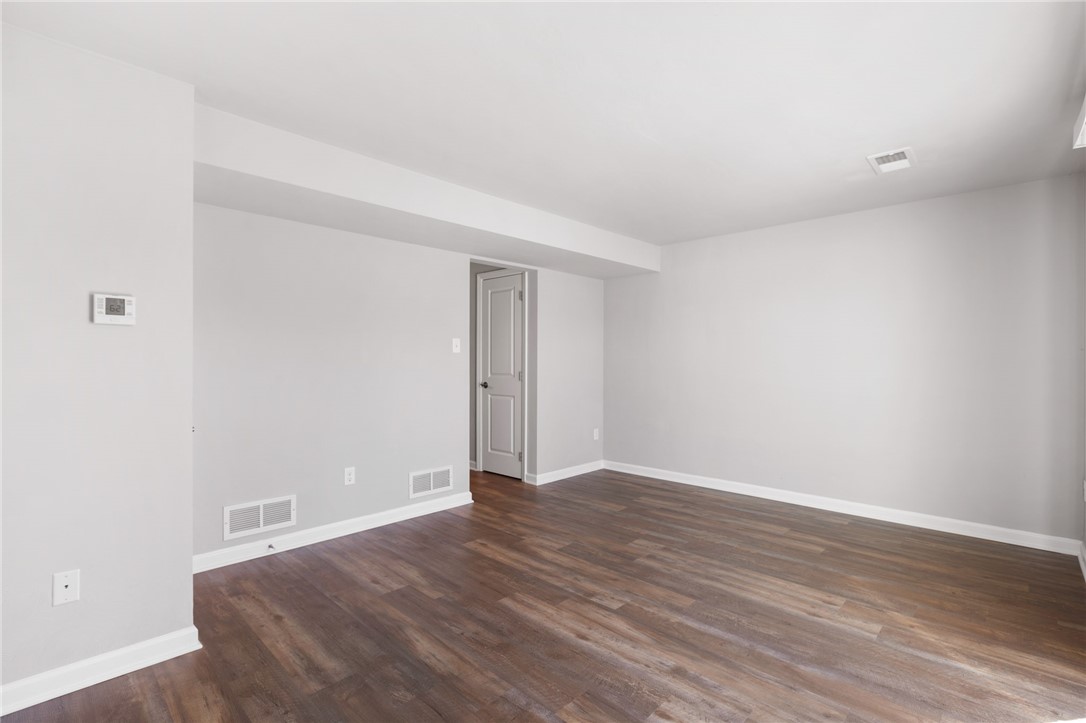 Canonsburg, Pennsylvania 15317, United States, 2 Bedrooms Bedrooms, ,2 BathroomsBathrooms,Residential,Active,82632