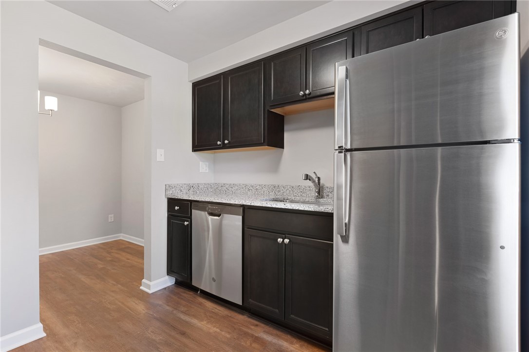 Canonsburg, Pennsylvania 15317, United States, 2 Bedrooms Bedrooms, ,2 BathroomsBathrooms,Residential,Active,82632