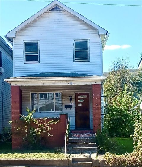 Photo of 633 5th Ave, Ford City, PA 16226 (MLS # 1725368)