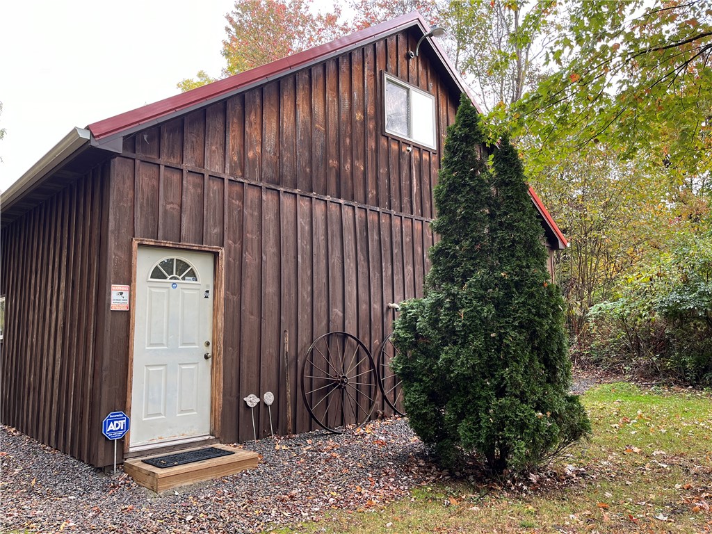 319 Farm Rd