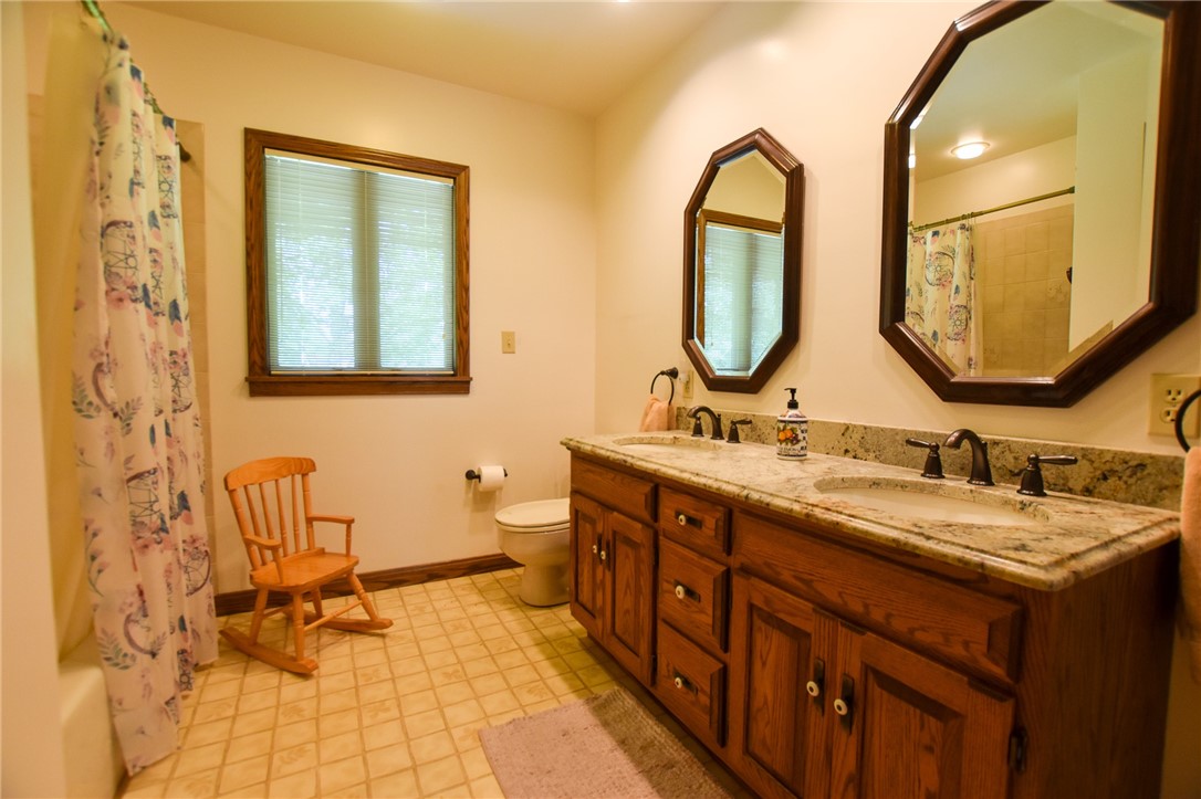 Twp Of But SW, Pennsylvania 16002, United States, 4 Bedrooms Bedrooms, ,4 BathroomsBathrooms,Residential,Contingent,56521