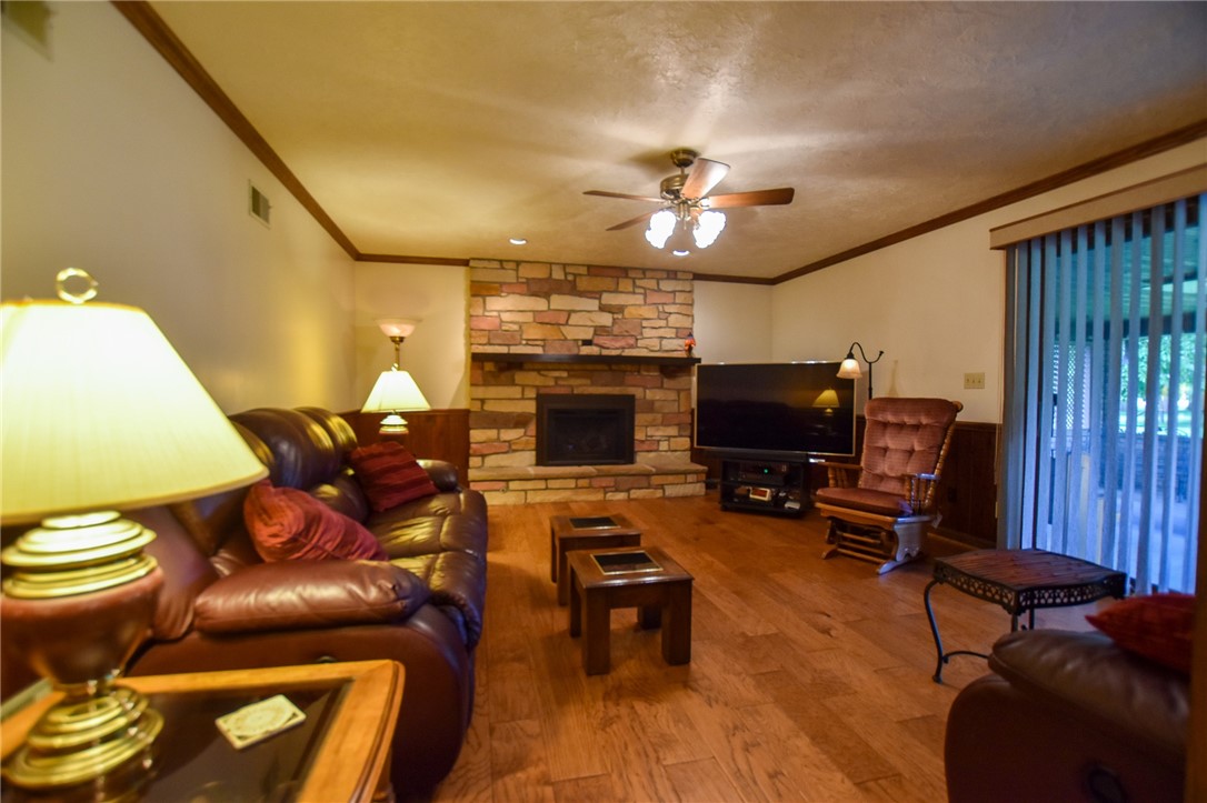 Twp Of But SW, Pennsylvania 16002, United States, 4 Bedrooms Bedrooms, ,4 BathroomsBathrooms,Residential,Contingent,56521