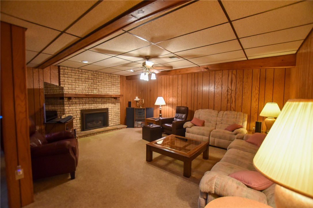 Twp Of But SW, Pennsylvania 16002, United States, 4 Bedrooms Bedrooms, ,4 BathroomsBathrooms,Residential,Contingent,56521