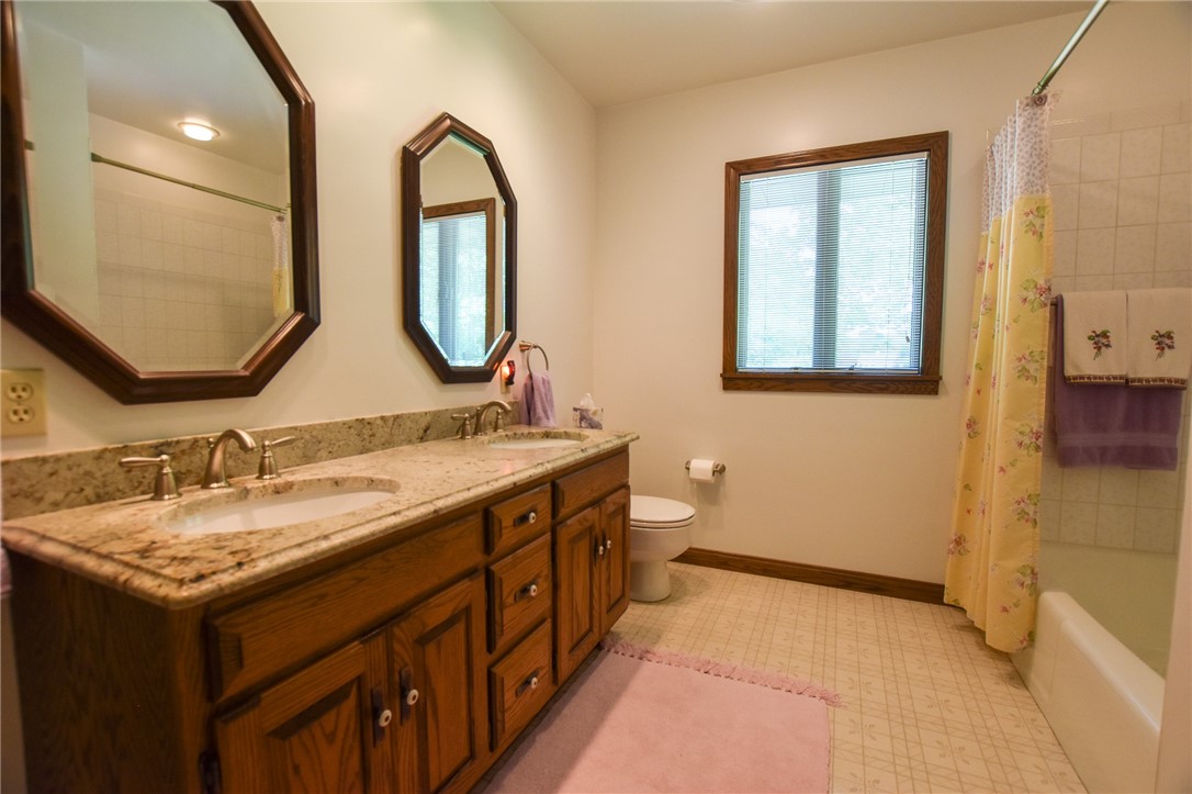 Twp Of But SW, Pennsylvania 16002, United States, 4 Bedrooms Bedrooms, ,4 BathroomsBathrooms,Residential,Contingent,56521