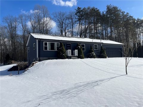 Photo of 470 N Liberty Rd, Grove City, PA 16127 (MLS # 1741177)