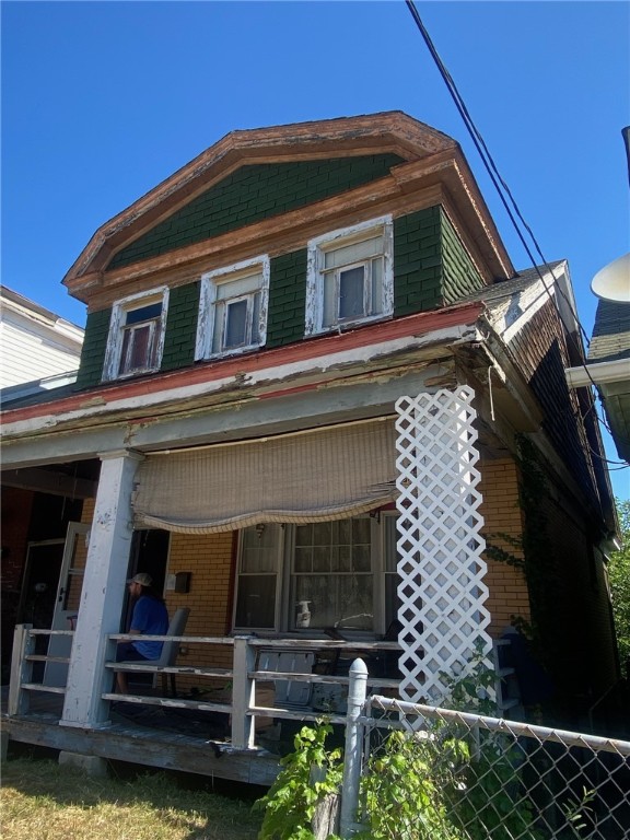 Photo 1 of 27 of 207 Quincy Ave house