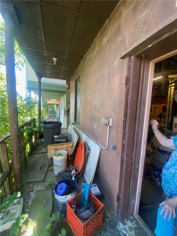 Photo 2 of 27 of 207 Quincy Ave house
