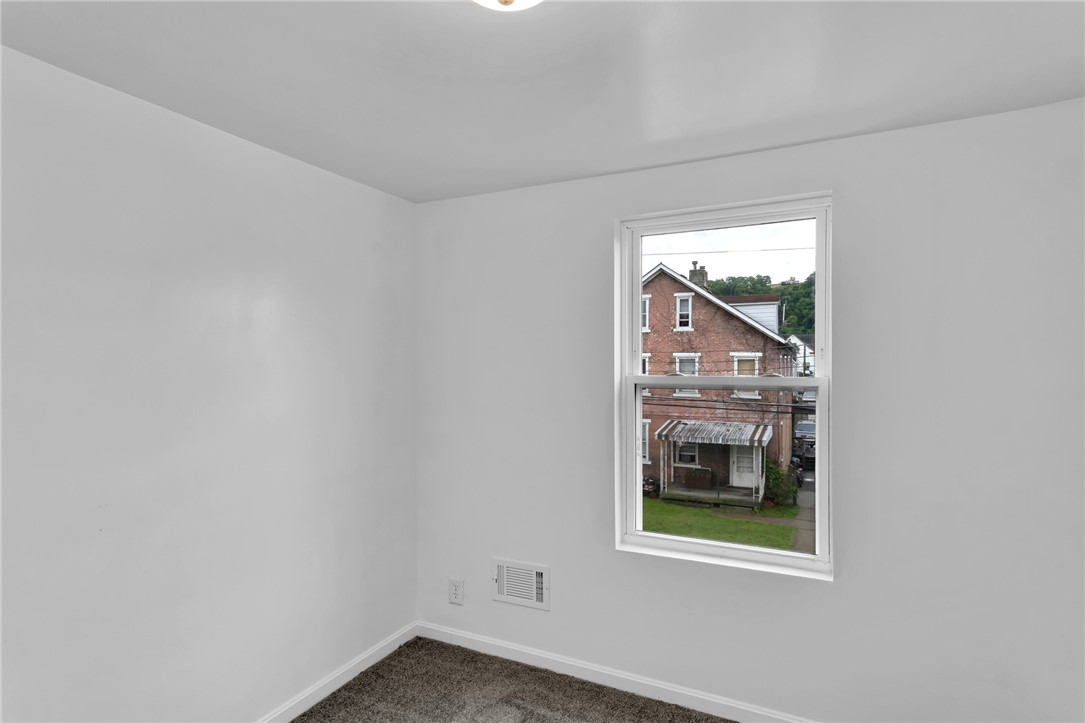 623 E 3rd Ave, Tarentum, Pennsylvania image 33
