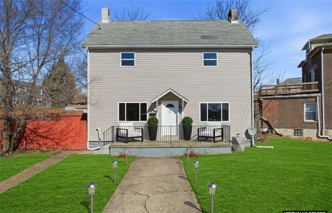 1381 Pocono St Swissvale PA 15218