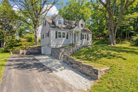 Photo of 6 Suffolk Dr, Coraopolis, PA 15108 (MLS # 1741853)
