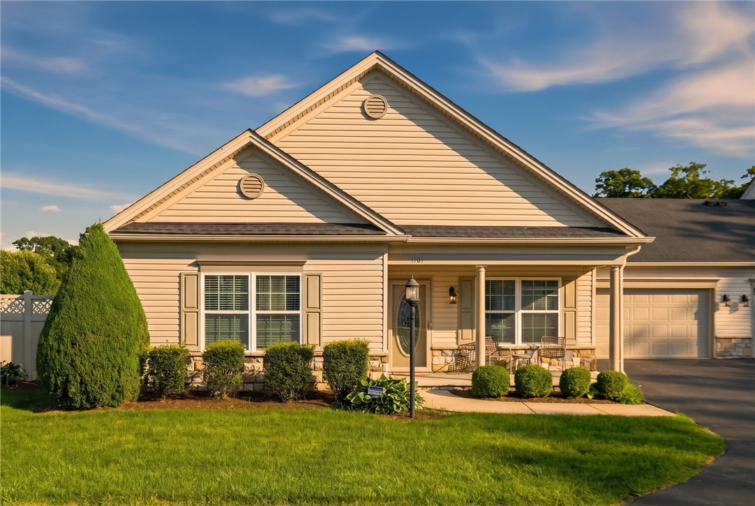 1101 Carriage Ln