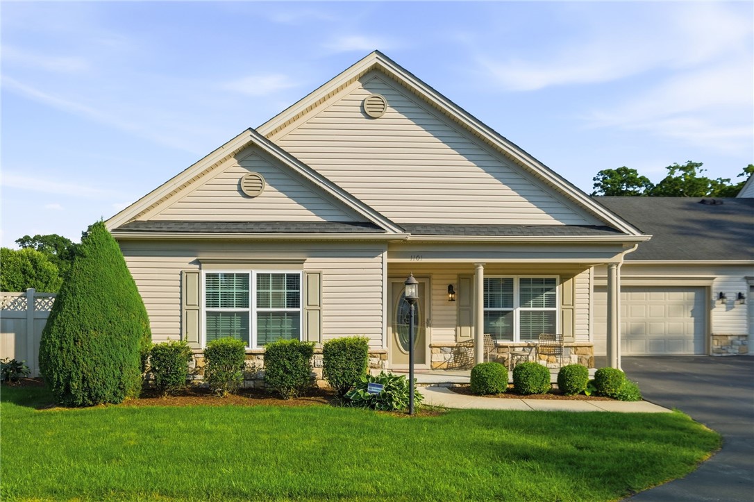 1101 Carriage Ln