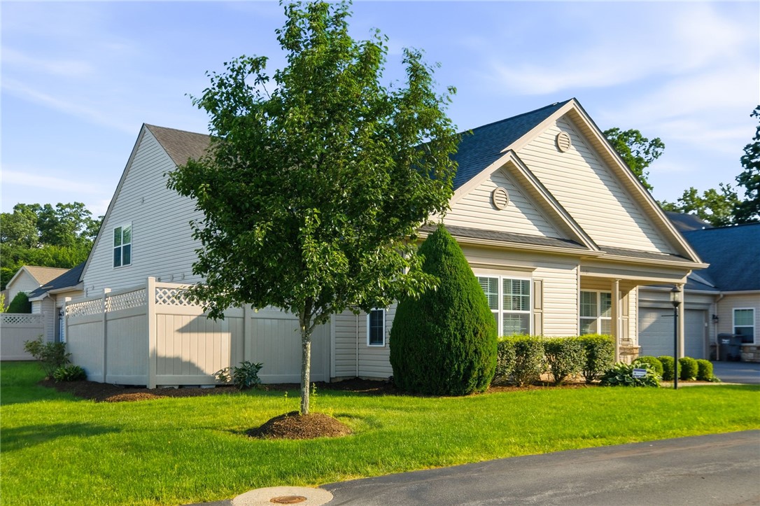 1101 Carriage Ln