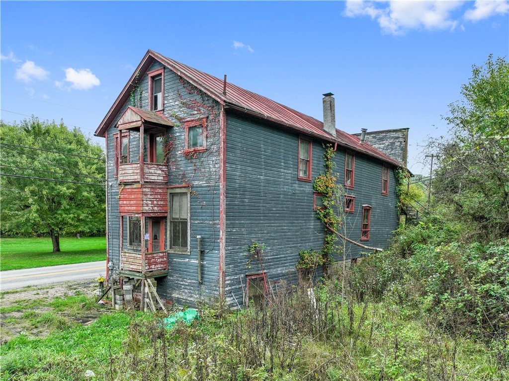 Amwell, Pennsylvania 15301, United States, 3 Bedrooms Bedrooms, ,2 BathroomsBathrooms,Residential,Active,40870