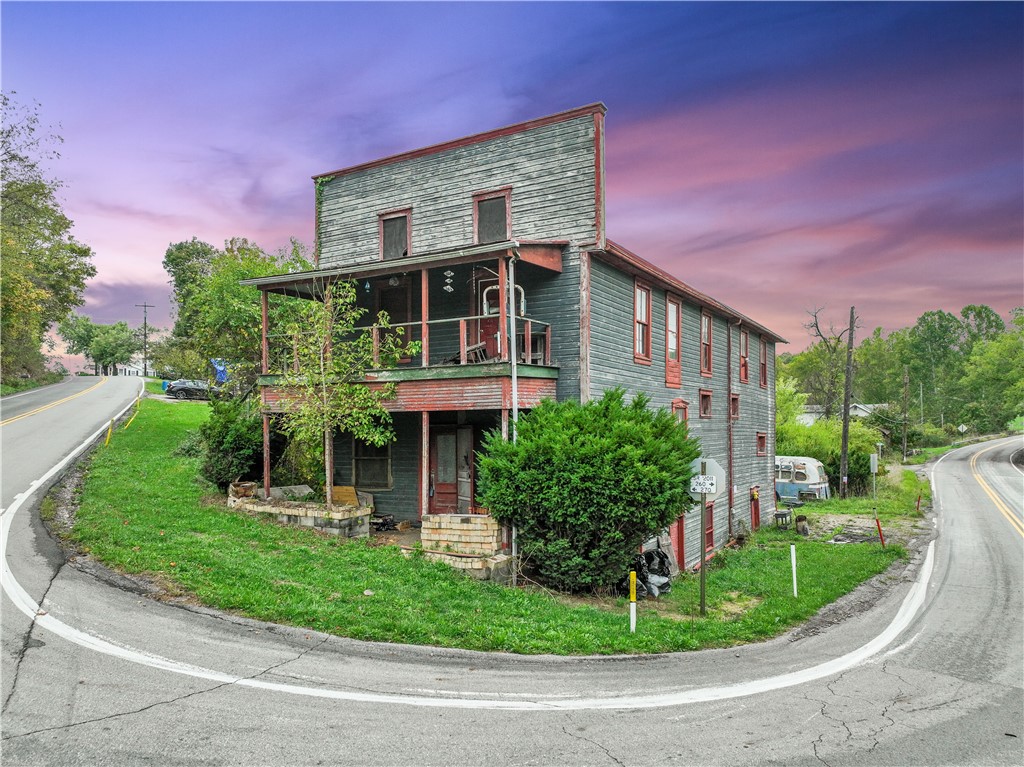 Amwell, Pennsylvania 15301, United States, 3 Bedrooms Bedrooms, ,2 BathroomsBathrooms,Residential,Active,40870