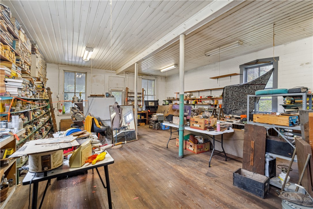 Amwell, Pennsylvania 15301, United States, 3 Bedrooms Bedrooms, ,2 BathroomsBathrooms,Residential,Active,40870