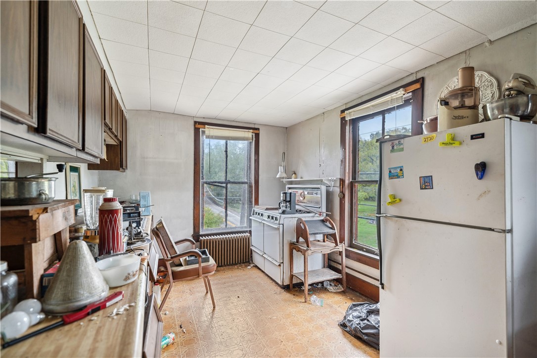 Amwell, Pennsylvania 15301, United States, 3 Bedrooms Bedrooms, ,2 BathroomsBathrooms,Residential,Active,40870