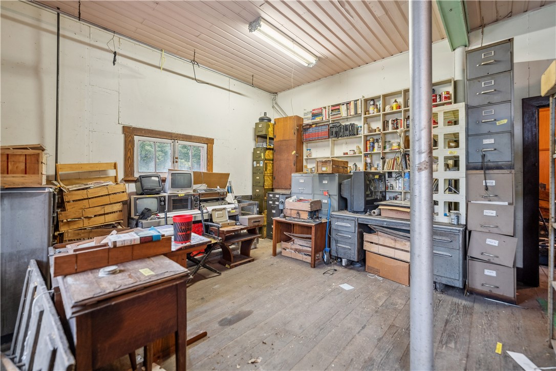 Amwell, Pennsylvania 15301, United States, 3 Bedrooms Bedrooms, ,2 BathroomsBathrooms,Residential,Active,40870