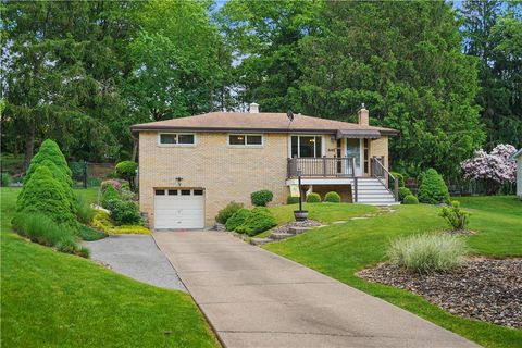441 Wyndhurst Drive Moon/Crescent Twp PA 15108