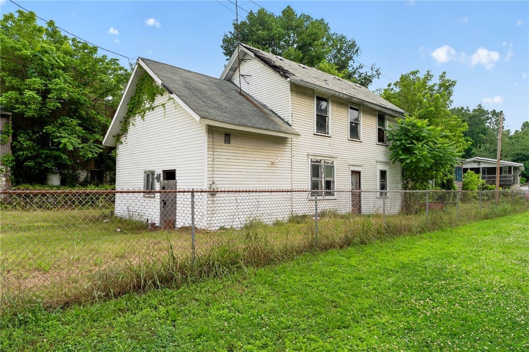 Photo 1 of 21 — 110 Main St, Franklin Twp, PA 15480