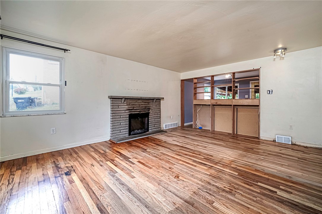 421 Sharon Rd