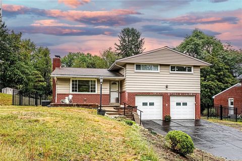 421 Sharon Rd Moon/Crescent Twp PA 15108