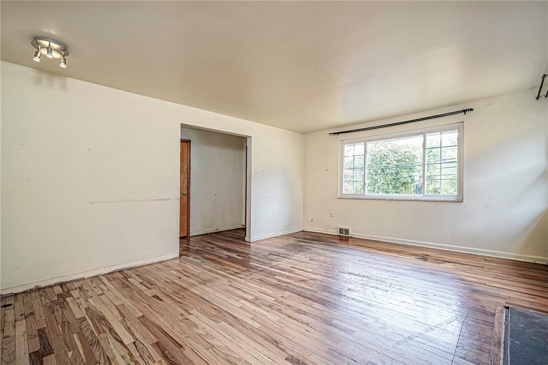 421 Sharon Rd