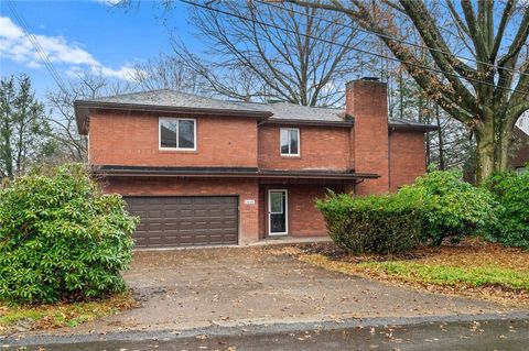 Photo of 1648 Jamestown Pl, Blackridge, PA 15235 (MLS # 1741215)