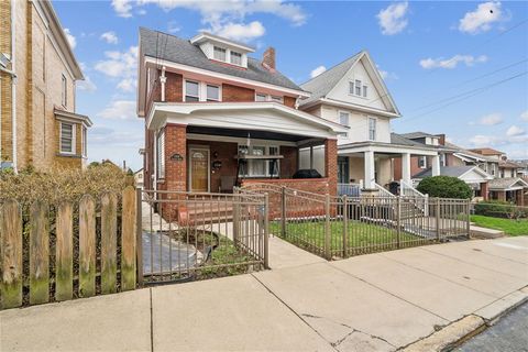 Photo of 1304 Chelton Ave, Pittsburgh, PA 15226 (MLS # 1745031)
