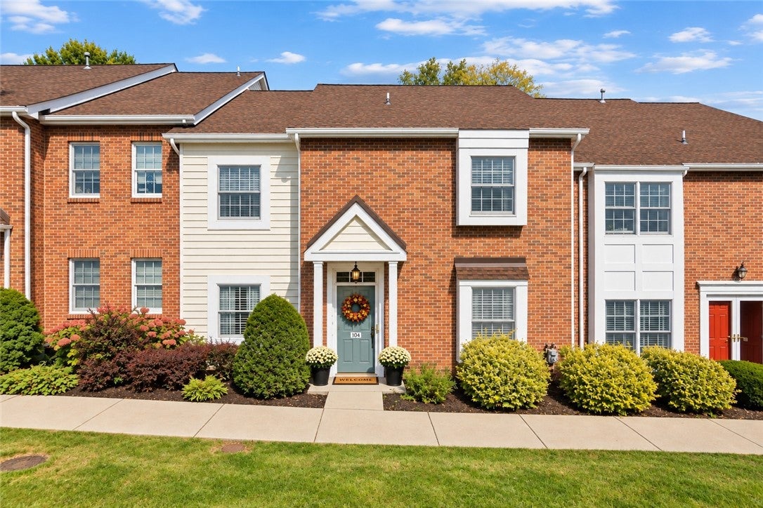 104 Boxwood Ct